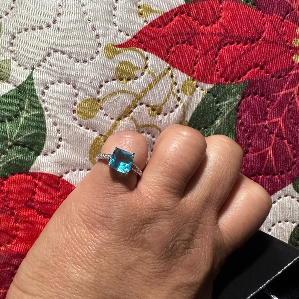 Ring - Picture 2 of 5
